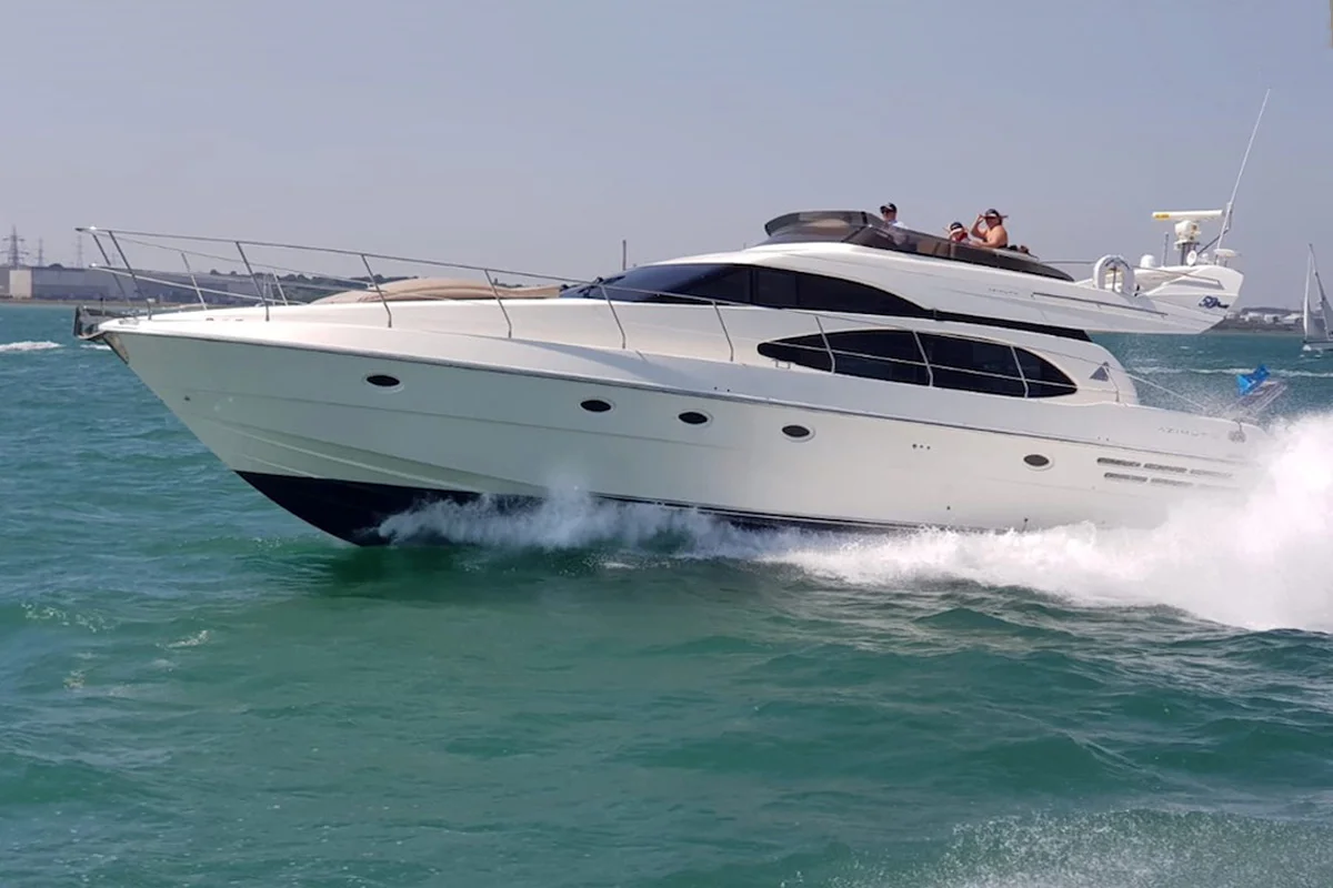DayDREAM — Motor Yacht for hire on Sydney Harbour